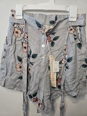 Lush Luxe Floral Button-Front Top - Light Gray with Pink Flowers
